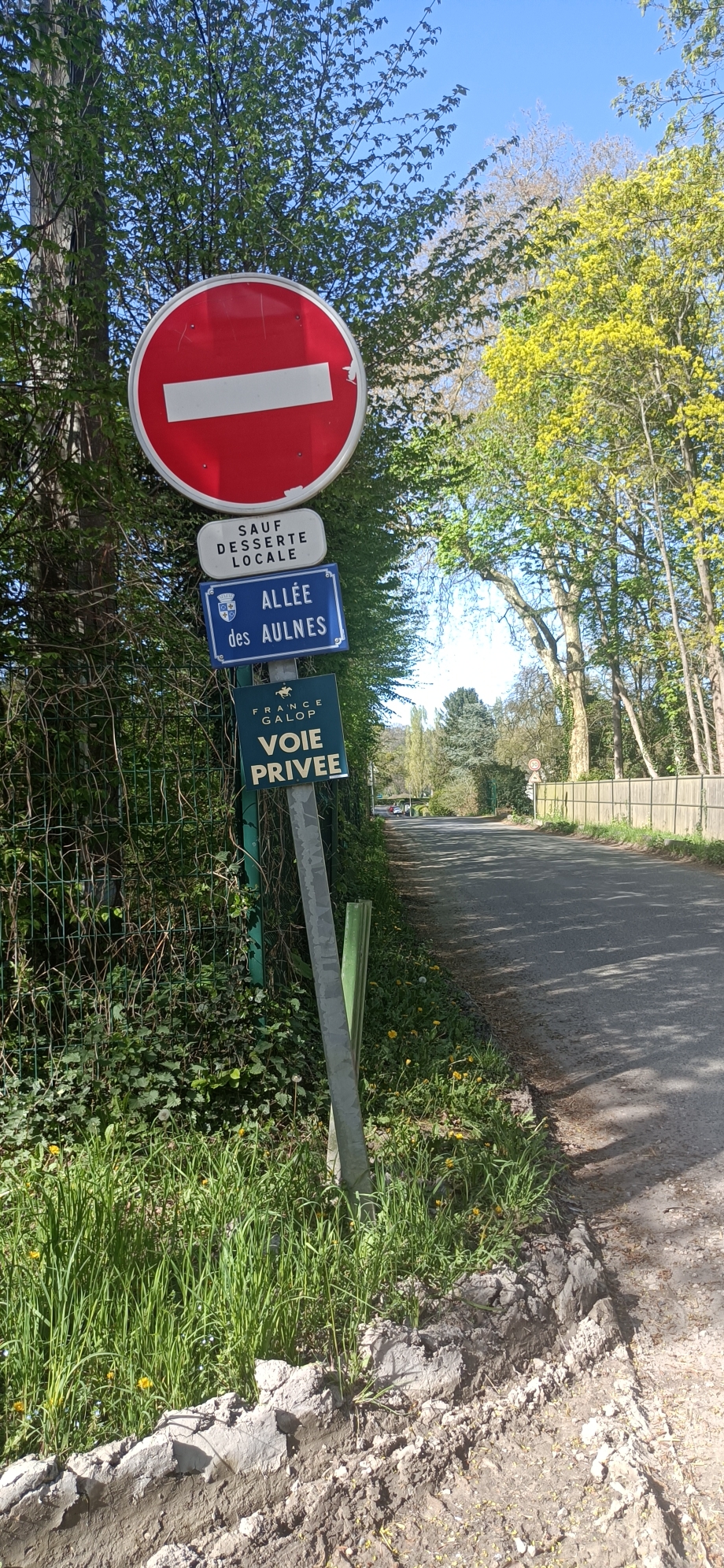 Conseil municipal du 2 avril : huis clos politique et malaise autour du fumier