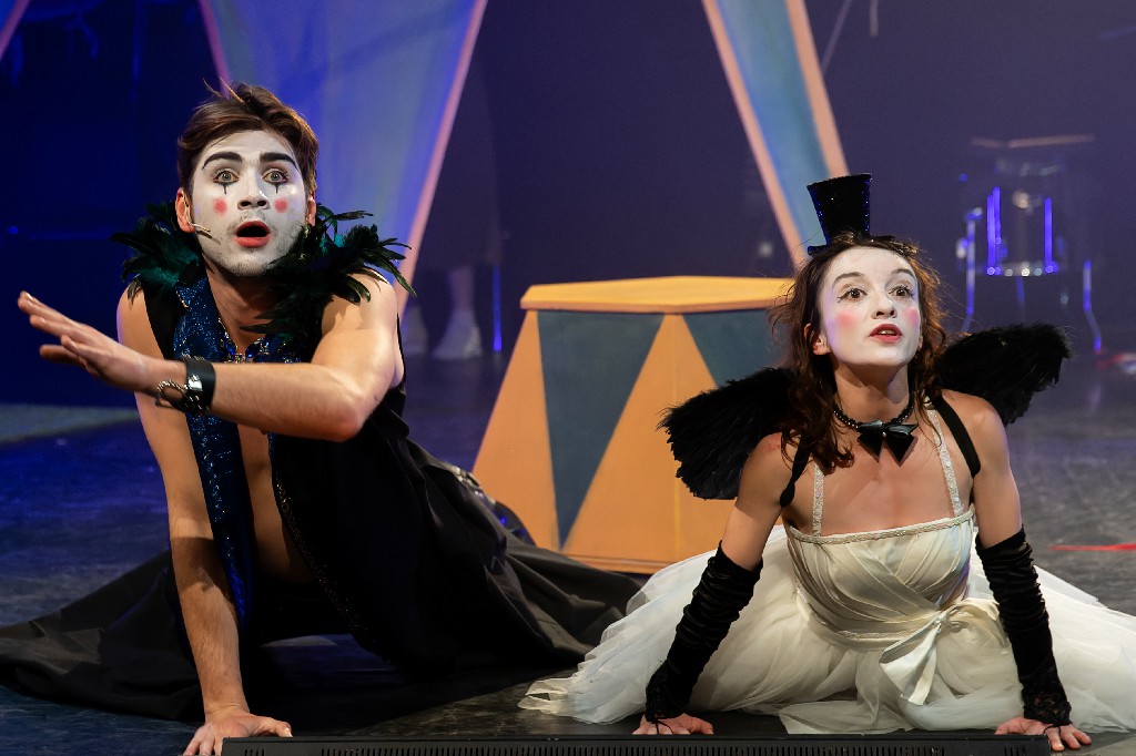 Des micros au 42e festival théâtral : les voix s'élèvent !