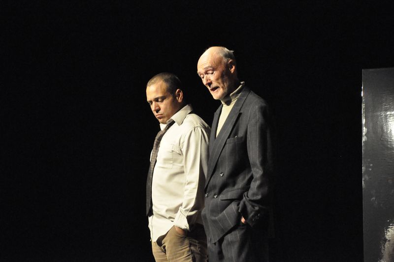 CONVERSATIONS APRÈS UN ENTERREMENT  De Yasmina Reza