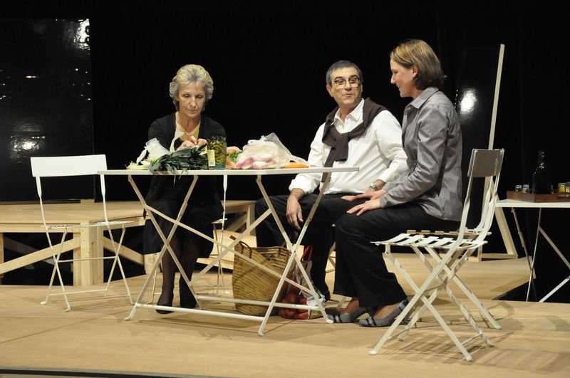 CONVERSATIONS APRÈS UN ENTERREMENT  De Yasmina Reza