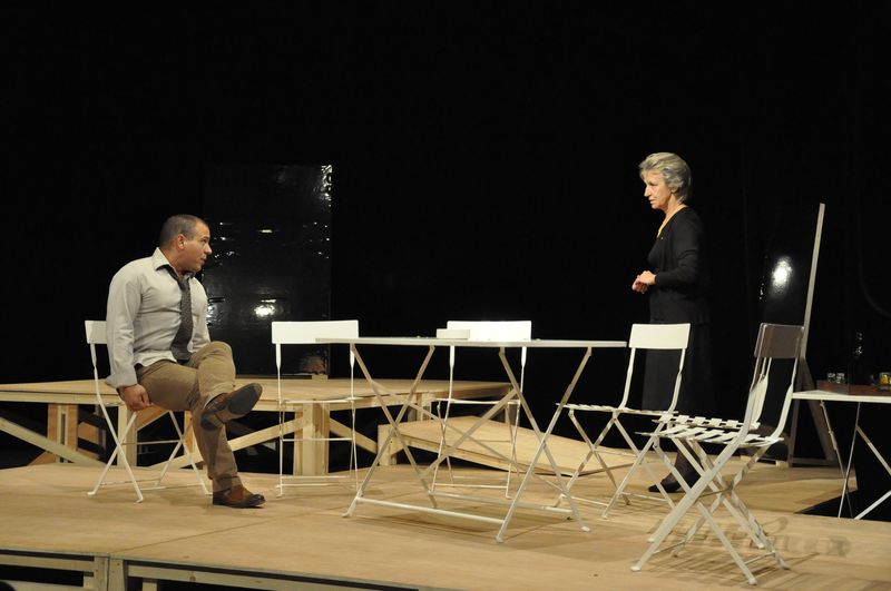 CONVERSATIONS APRÈS UN ENTERREMENT  De Yasmina Reza