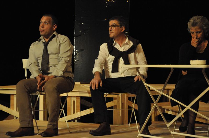 CONVERSATIONS APRÈS UN ENTERREMENT  De Yasmina Reza