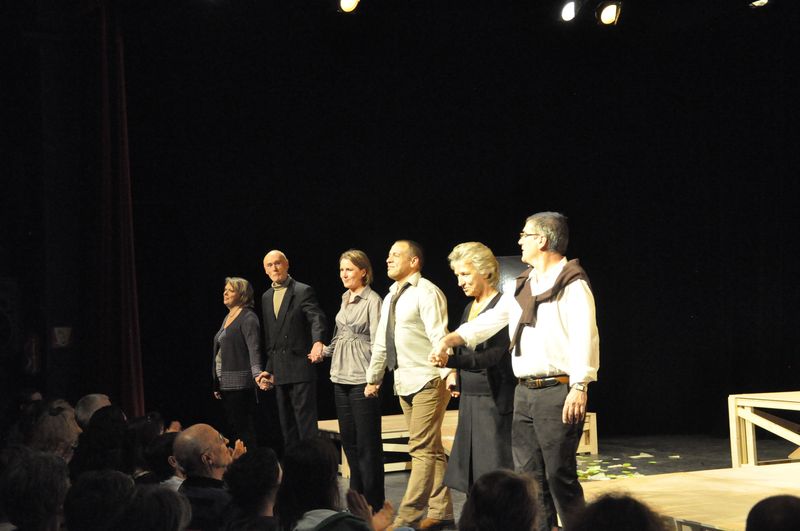 CONVERSATIONS APRÈS UN ENTERREMENT  De Yasmina Reza