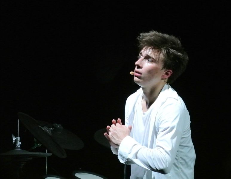 UNE VIE SUR MESURE  De Cédric Chapuis