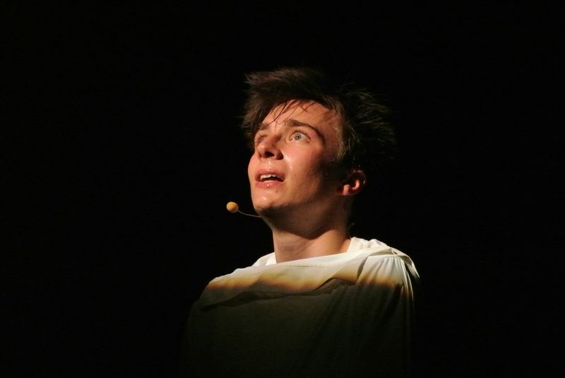 UNE VIE SUR MESURE  De Cédric Chapuis