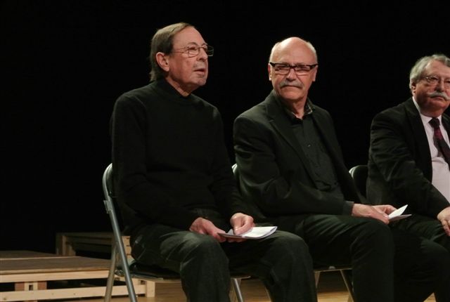 À Claude