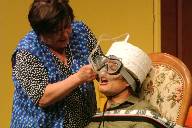 KLAXONS, TROMPETTES ET PÉTARADES De Dario Fo