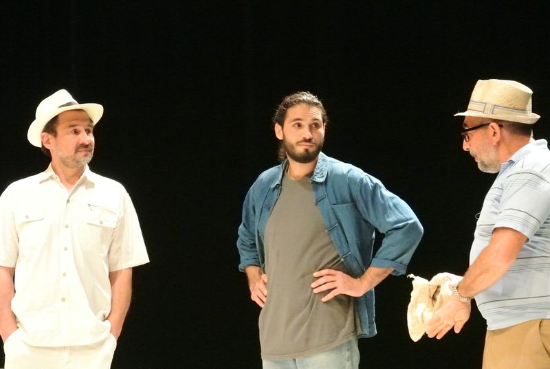 LES PIEDS TANQUÉS D’Artscénicum Théâtre