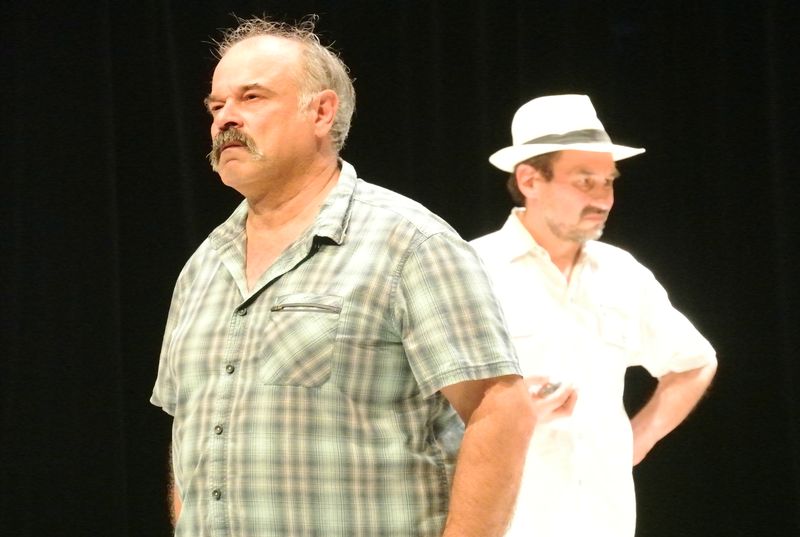 LES PIEDS TANQUÉS D’Artscénicum Théâtre