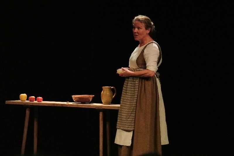 L'APPRENTIE SAGE-FEMME De Karen Cushman