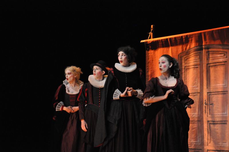 LES FEMMES SAVANTES  De Molière
