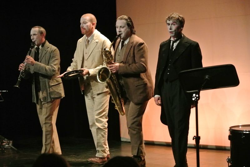 LES TRIBULATIONS D’HAROLD Idée et musique originalesde Vincent Boisseau