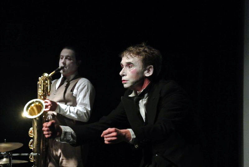 LES TRIBULATIONS D’HAROLD Idée et musique originalesde Vincent Boisseau
